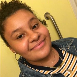 Meet your Posher, Nelena